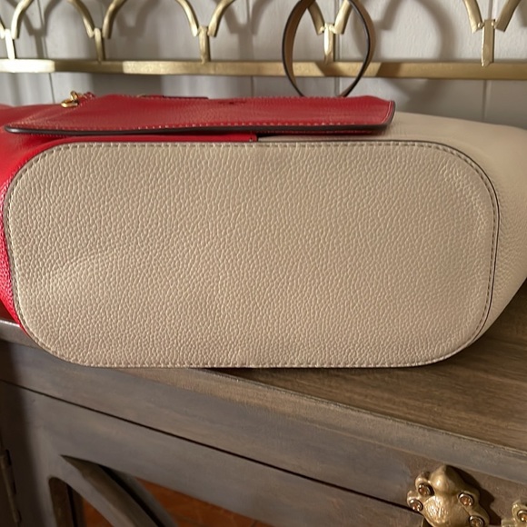 Brand new Tory Burch SHOPPER TOTE - Picture 8 of 11